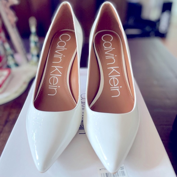 Calvin Klein point toe stiletto - Picture 3 of 4